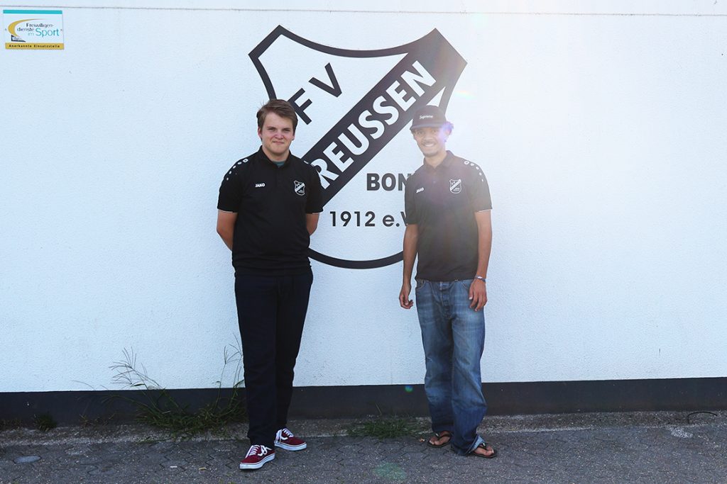 Bild unserer FSJler Rasmus und Hicham in der Saison 2025/26